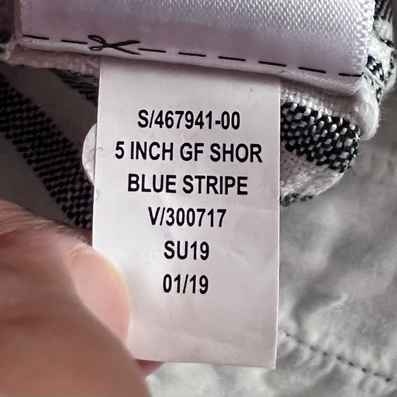 Gap Girlfriend Chino High Waist Blue and White Stripes Shorts. Size 8 - Picture 7 of 14